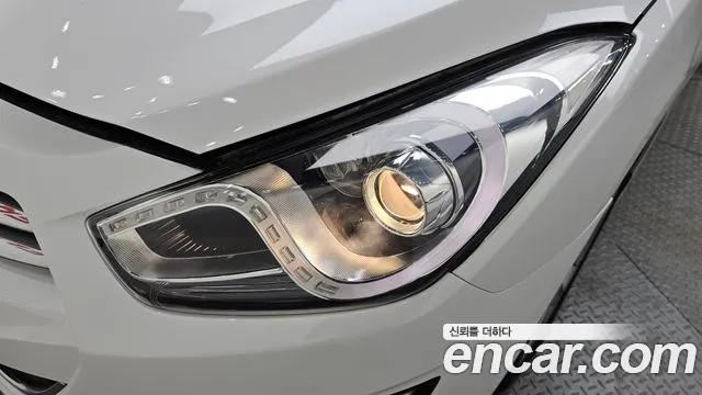 Hyundai i40 2014 thumb 12