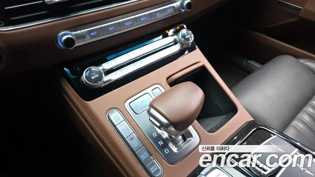 Genesis G90 2019 thumb 12