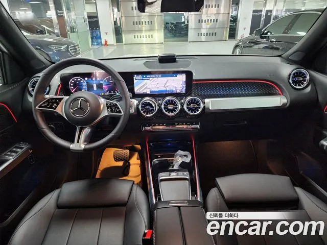 Mercedes-Benz GLB 2025 thumb 2