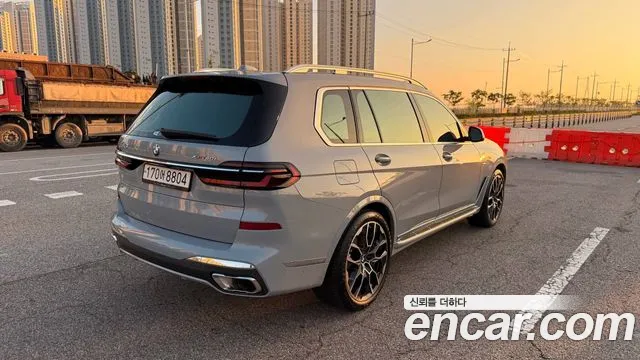 BMW X7 2023 thumb 7
