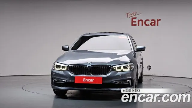 BMW 5 серии 2018 thumb 11