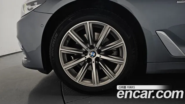 BMW 5 серии 2018 thumb 8