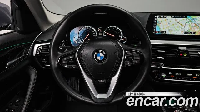 BMW 5 серии 2018 thumb 5