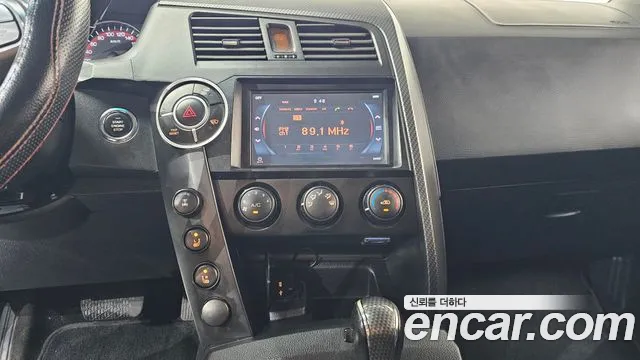 KGM Korando 2015 thumb 11