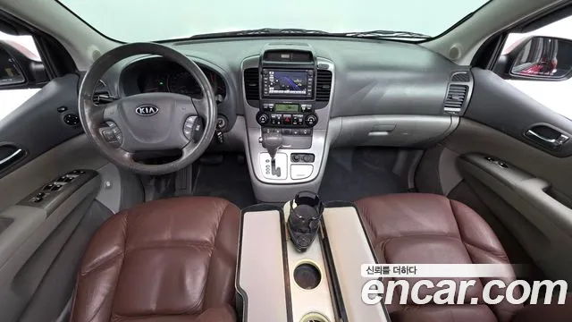 Kia Canival 2012 thumb 10