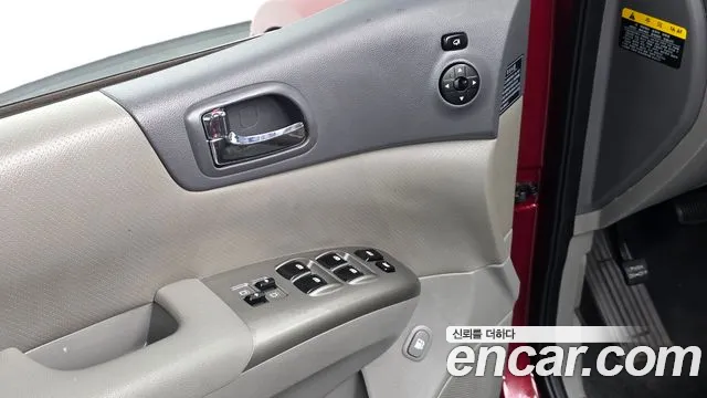 Kia Canival 2012 thumb 4