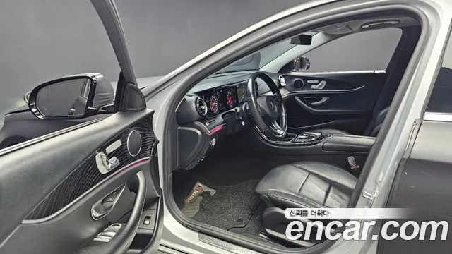Mercedes-Benz E-Class 2017 thumb 6