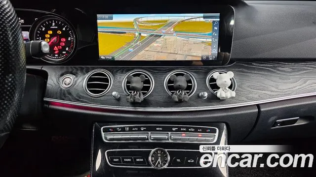 Mercedes-Benz E-Class 2017 thumb 5