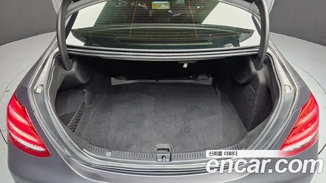 Mercedes-Benz E-Class 2017 thumb 9