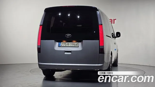 Hyundai Staria 2022 thumb 4