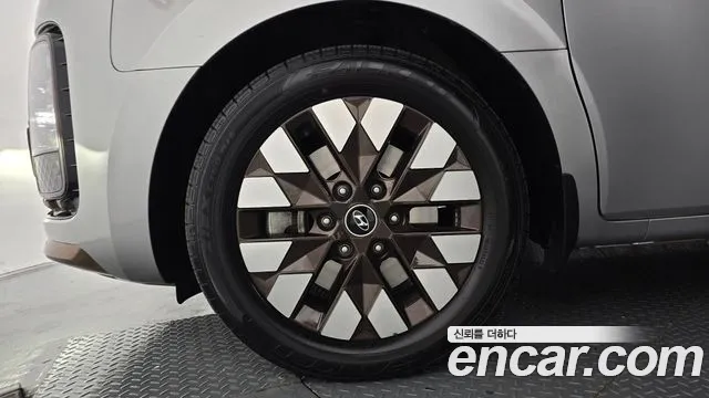Hyundai Staria 2022 thumb 5