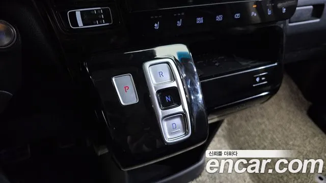 Hyundai Staria 2022 thumb 9