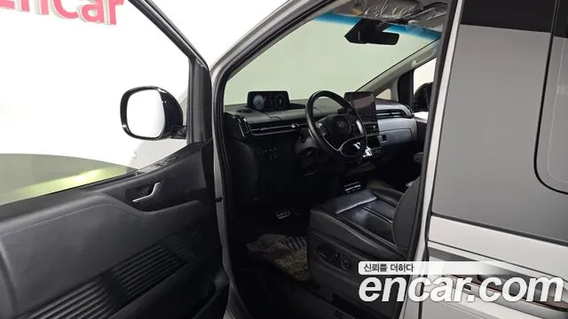 Hyundai Staria 2022 thumb 10