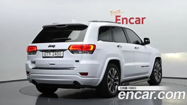 Jeep Grand Cherokee 2018 thumb 6