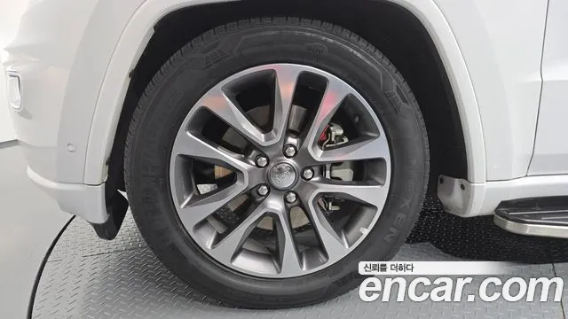 Jeep Grand Cherokee 2018 thumb 4