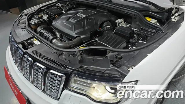 Jeep Grand Cherokee 2018 thumb 9
