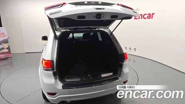 Jeep Grand Cherokee 2018 thumb 10