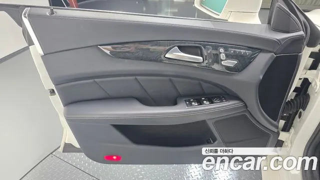 Mercedes-Benz CLS 2015 thumb 10