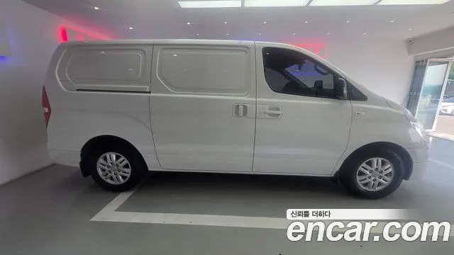 Hyundai Staria 2016 thumb 6