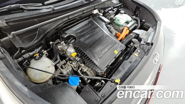 Kia Niro 2016 thumb 11