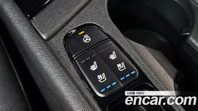 Kia Niro 2016 thumb 8