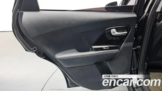 Kia Niro 2016 thumb 4