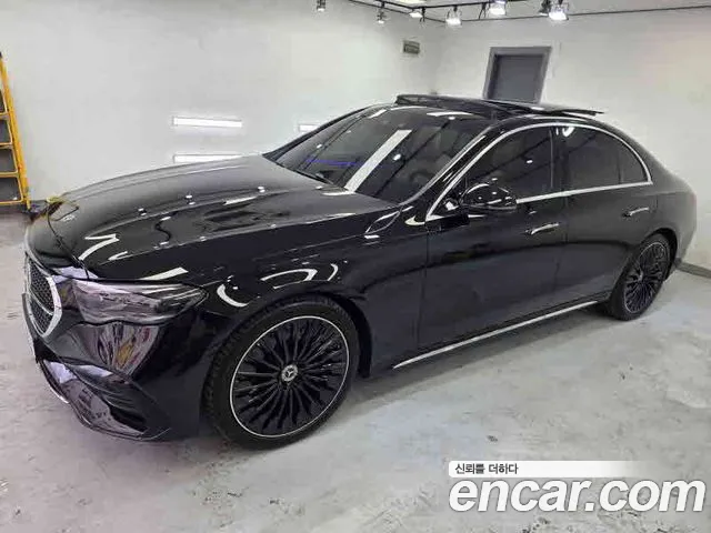 Mercedes-Benz E-Class 2025 thumb 11
