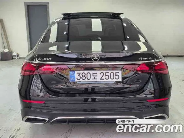 Mercedes-Benz E-Class 2025 thumb 7
