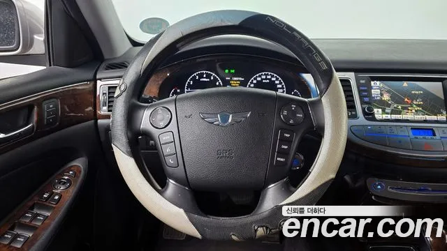 Hyundai Genesis 2011 thumb 2