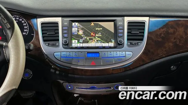 Hyundai Genesis 2011 thumb 11