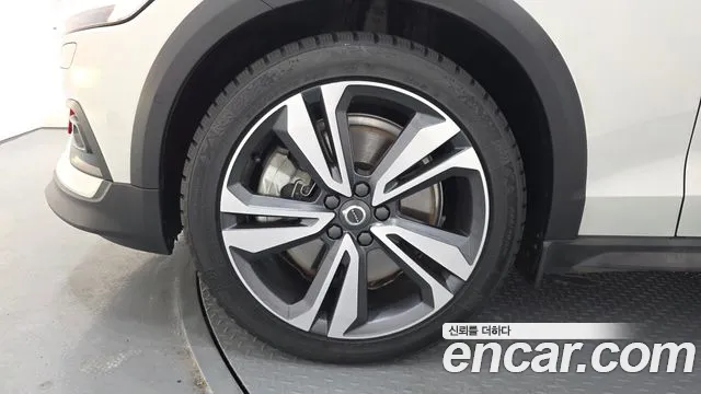 Volvo V60 Cross Country 2020 thumb 2