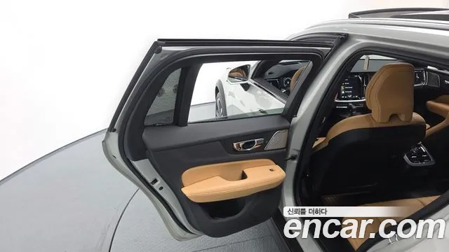 Volvo V60 Cross Country 2020 thumb 10