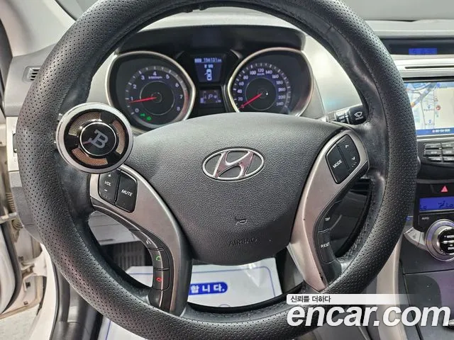 Hyundai Avante 2013 thumb 10