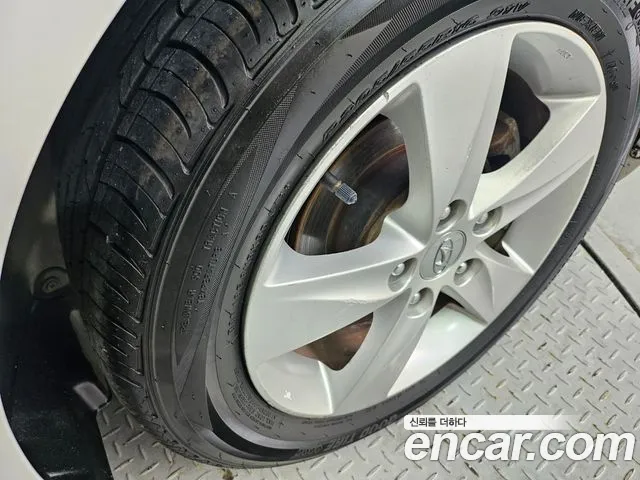 Hyundai Avante 2013 thumb 3