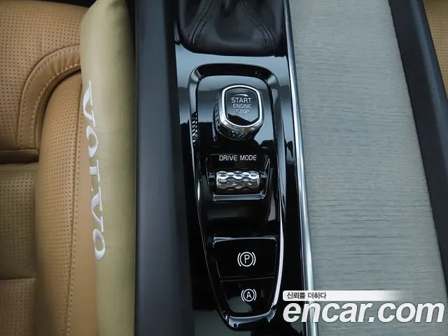 Volvo XC60 2018 thumb 8