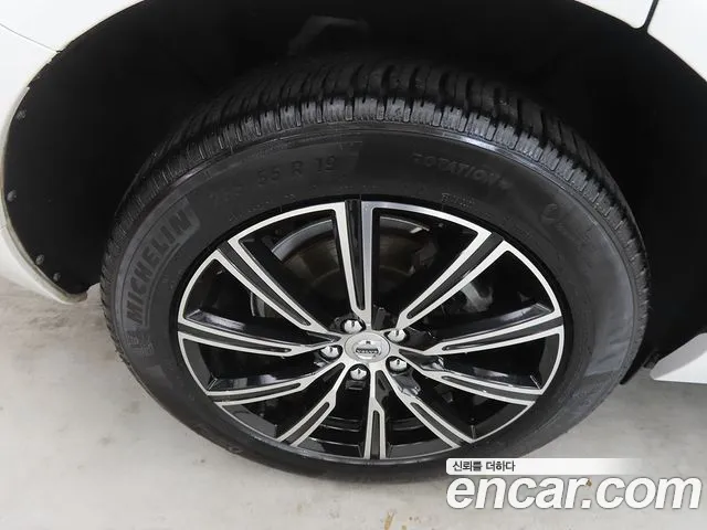 Volvo XC60 2018 thumb 9