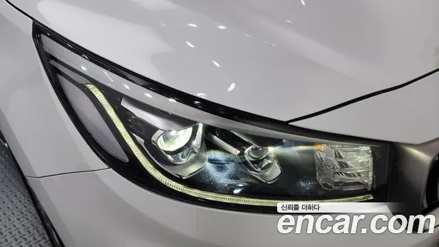 Kia Carnival 2018 thumb 10