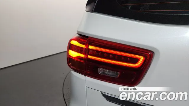 Kia Carnival 2018 thumb 4