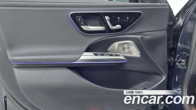 Mercedes-Benz E-Class 2024 thumb 6