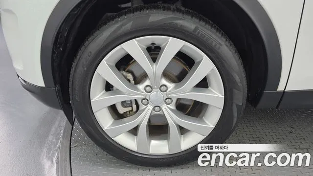 Land Rover Discovery Sport 2023 thumb 12