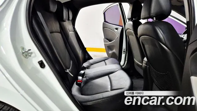 Hyundai Accent 2013 thumb 11
