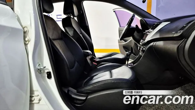Hyundai Accent 2013 thumb 7