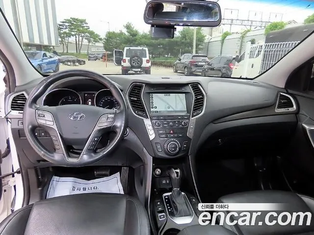 Hyundai Santafe 2015 thumb 10