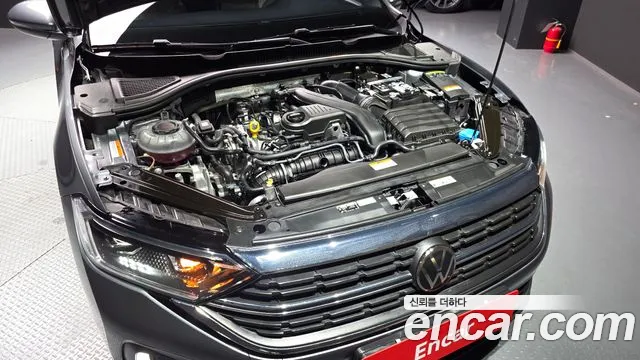 Volkswagen Jetta 2024 thumb 5