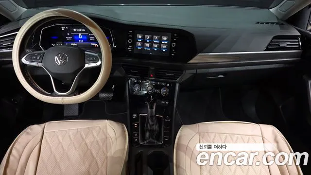 Volkswagen Jetta 2024 thumb 2