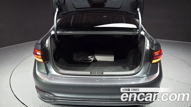 Volkswagen Jetta 2024 thumb 9