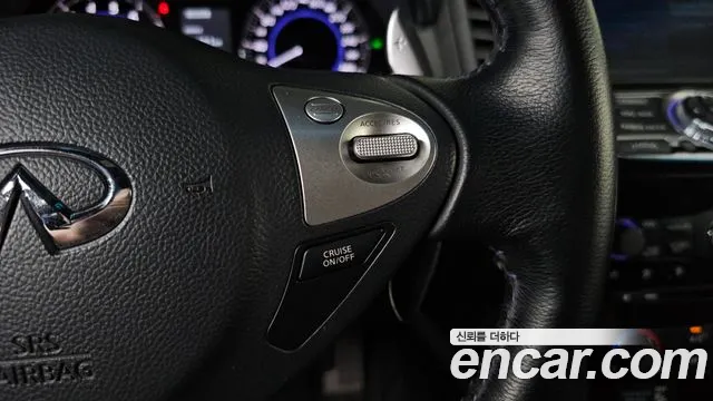 Infiniti QX70 2017 thumb 8