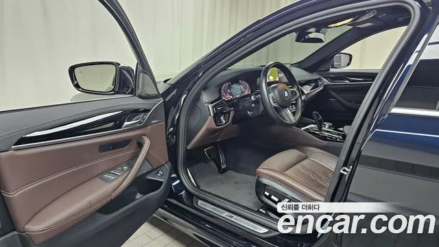 BMW 5 серии 2023 thumb 2
