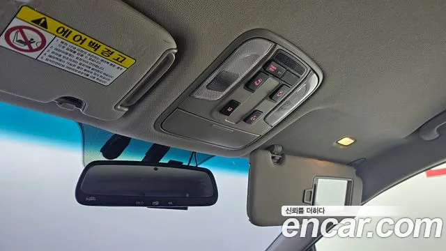 Kia Carnival 2017 thumb 3