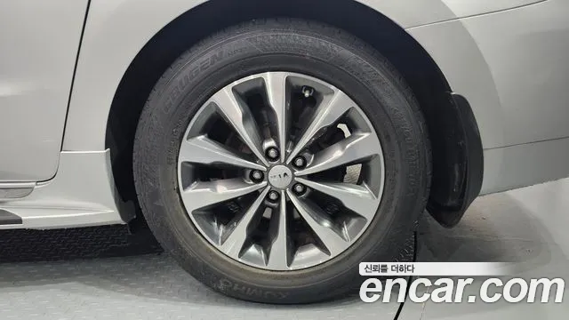 Kia Carnival 2017 thumb 9